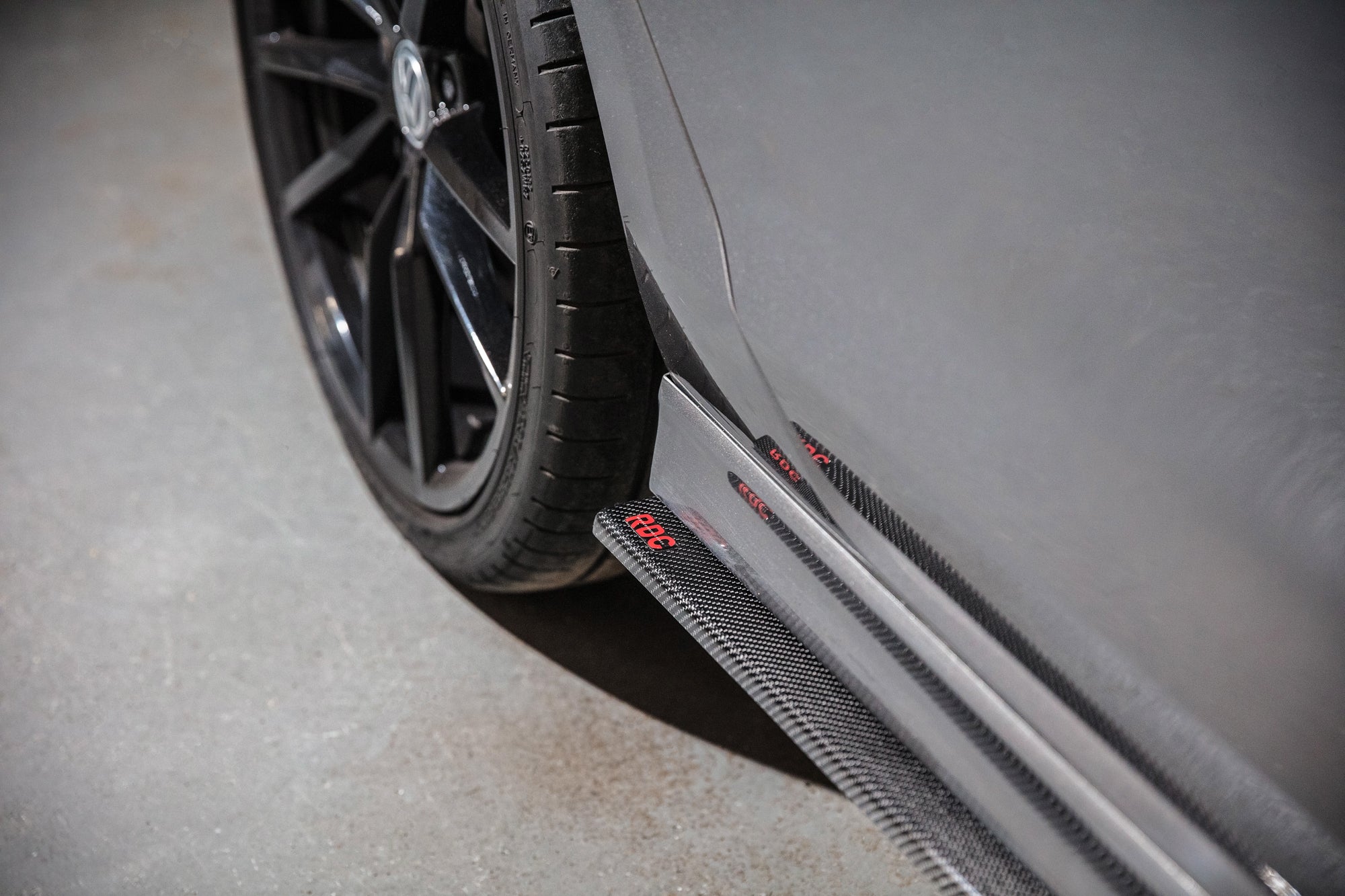 V1 Side Skirts Carbon Fibre (Flat Side Skirts) for Volkswagen Golf R MK7 MK7.5